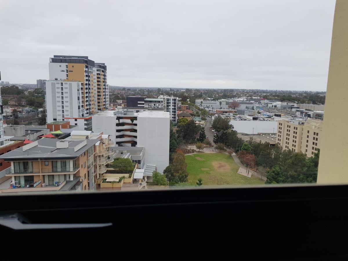 Parramatta Hotel Apartment Sidney Exterior foto