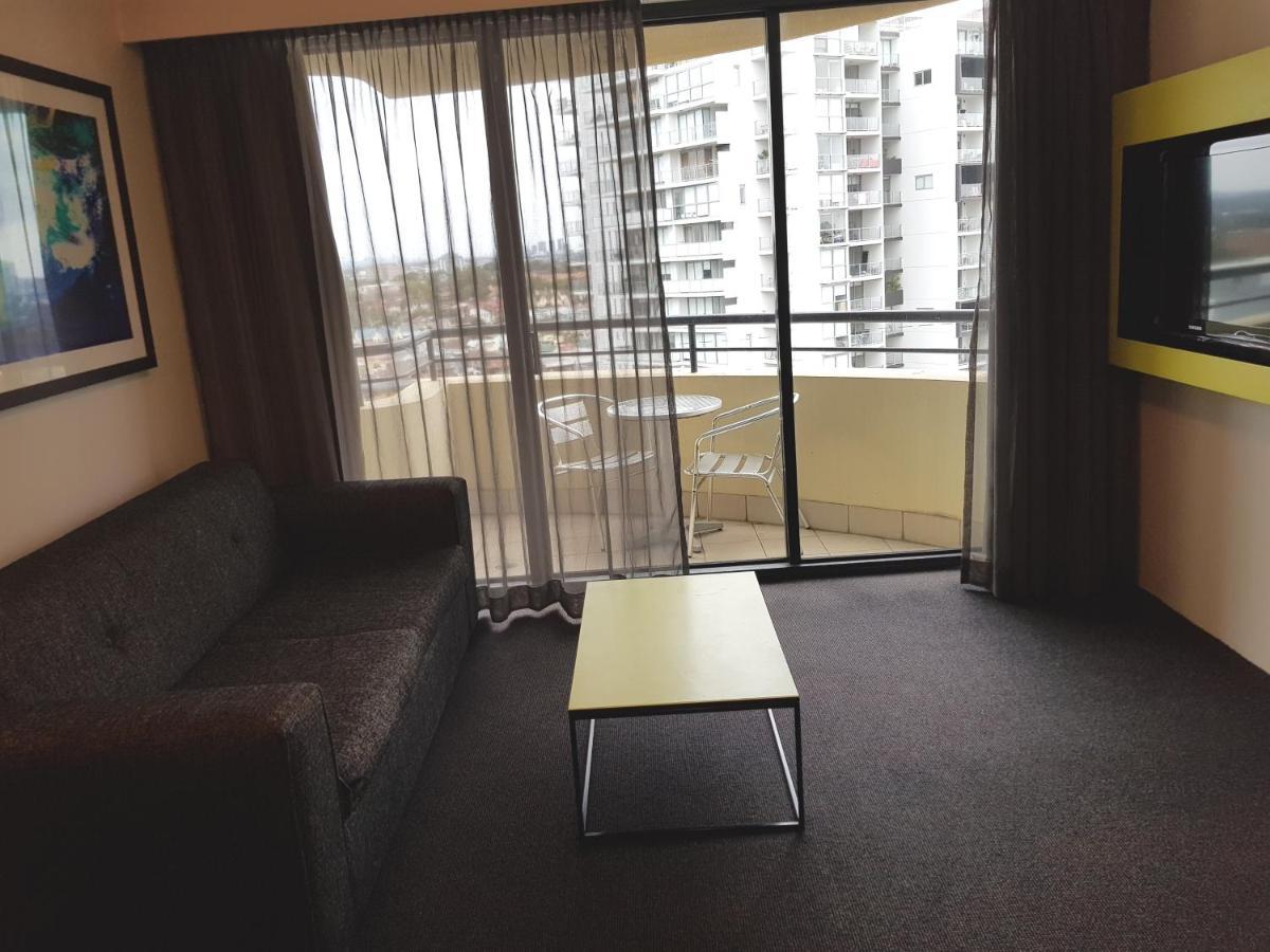 Parramatta Hotel Apartment Sidney Exterior foto